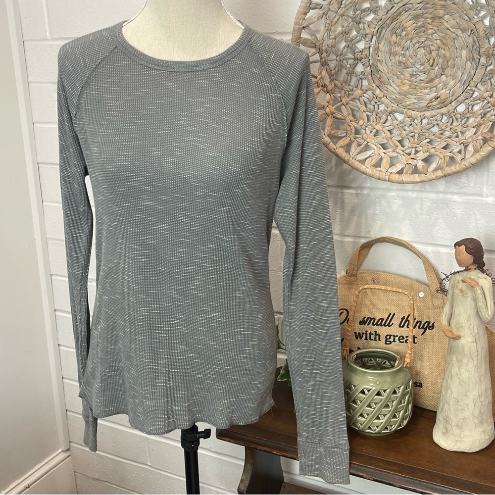 American Rag Women’s Long Sleeve Top Size Medium